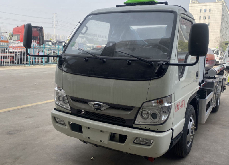 Foton 42 2100 リットル燃料油輸送タンクローリー